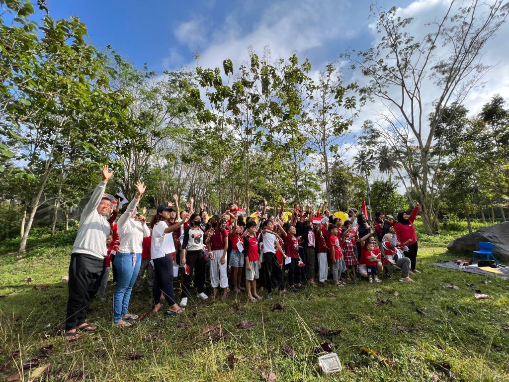 Camping siang di alam